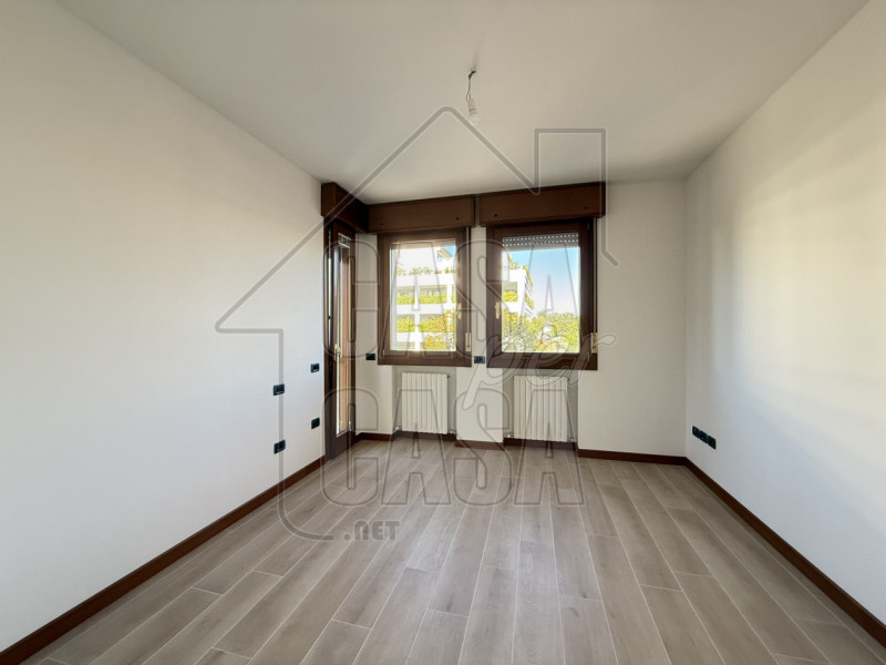 RIF. A02 - Nella zona più bella di Abano proponiamo appartamento al primo piano  composto da sogg...