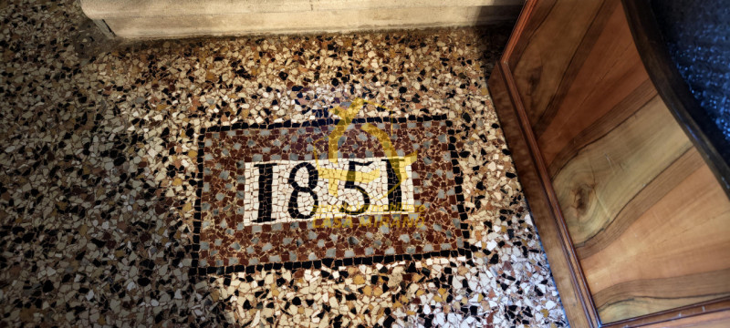 Elegante Villa d'Epoca in Vendita a Mirano