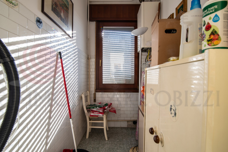 ABANO TERME - Zona Centro - Proponiamo in vendita appartamento da ristrutturare al secondo ed ult...