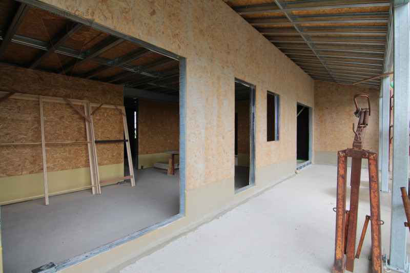 A Brugine, proponiamo in vendita porzione di bifamiliare posta al piano terra. La soluzione è com...