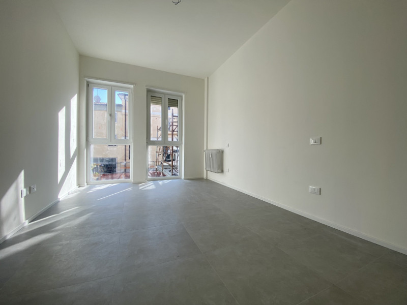 Tra viale Margherita e corso Padova, in zona interna lontana dal traffico, proponiamo la vendita ...