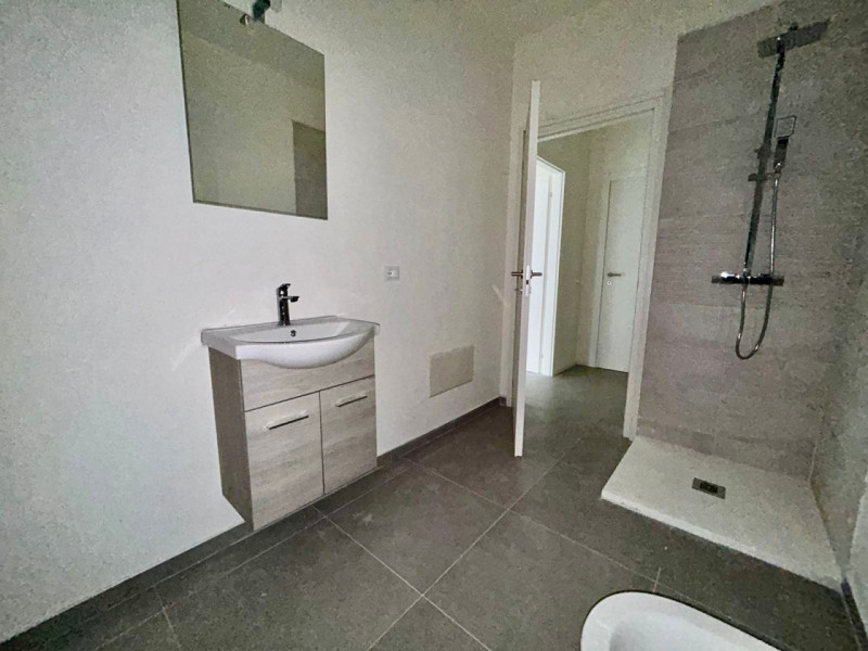 Tra viale Margherita e corso Padova, in zona interna lontana dal traffico, proponiamo la vendita ...