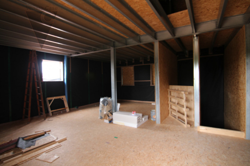 A Brugine, proponiamo in vendita porzione di bifamiliare su 2 livelli. Al piano terra sono presen...