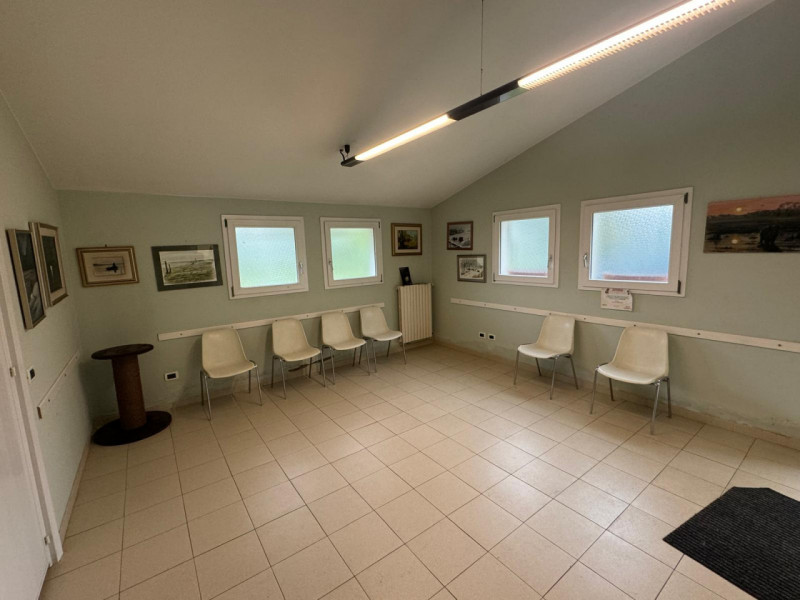 CHIESANUOVA: Affittasi in contesto indipendente interessante porzione di casa attualmente attrezz...