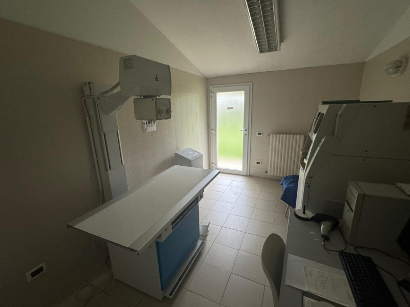 CHIESANUOVA: Affittasi in contesto indipendente interessante porzione di casa attualmente attrezz...