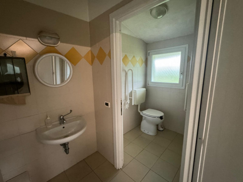 CHIESANUOVA: Affittasi in contesto indipendente interessante porzione di casa attualmente attrezz...