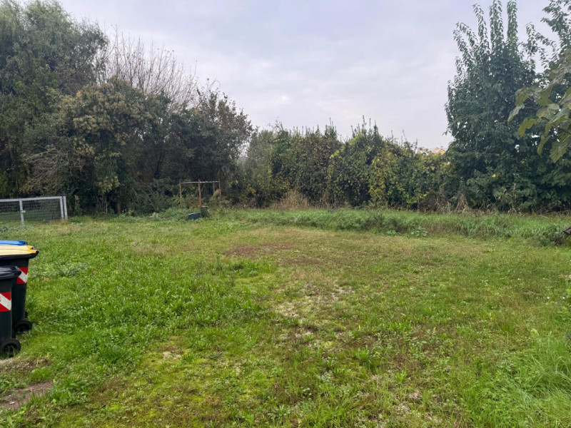 CHIESANUOVA: Affittasi in contesto indipendente interessante porzione di casa attualmente attrezz...