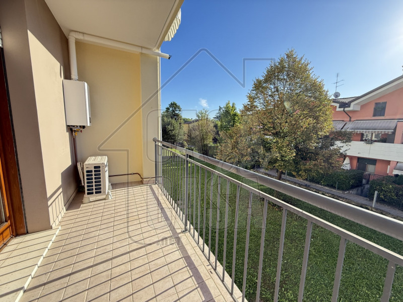 Rif. A03-Nella zona più bella di Abano proponiamo appartamento al primo piano composto da soggior...