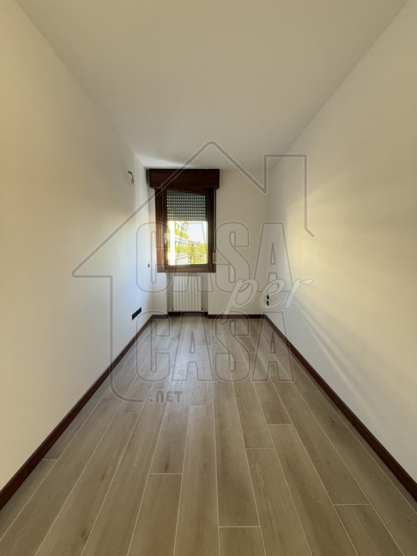 Rif. A03-Nella zona più bella di Abano proponiamo appartamento al primo piano composto da soggior...