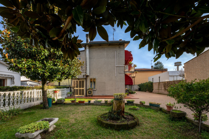 Ecco i fattori chiave che accendono l'attenzione su questa news esclusiva in vendita.

In primis,...