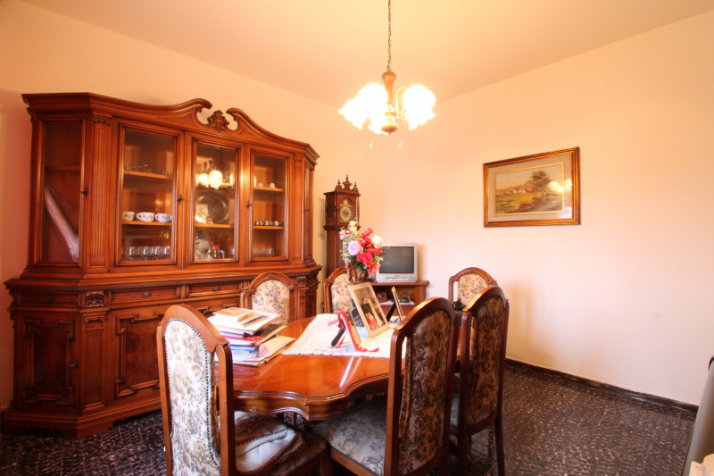 Nel cuore della tranquilla zona residenziale di San Bortolo, nel comune di Monselice, proponiamo ...