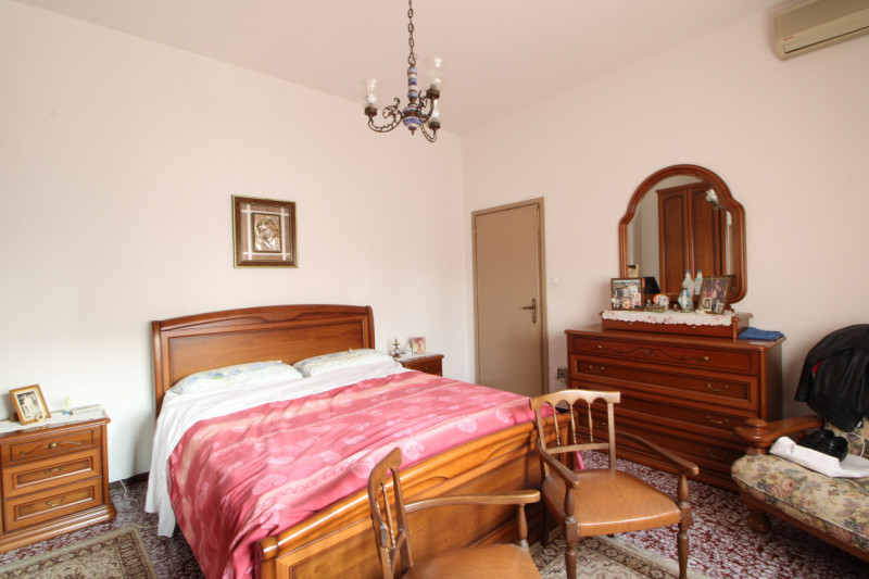 Nel cuore della tranquilla zona residenziale di San Bortolo, nel comune di Monselice, proponiamo ...