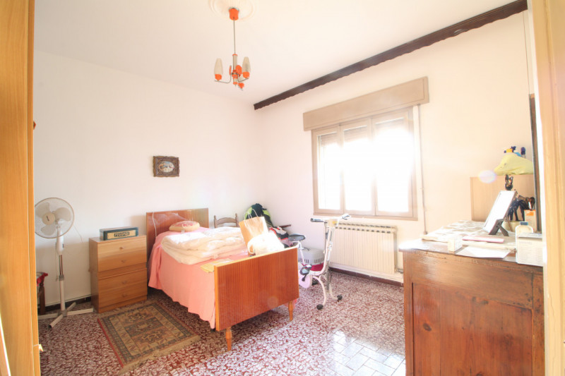 Nel cuore della tranquilla zona residenziale di San Bortolo, nel comune di Monselice, proponiamo ...