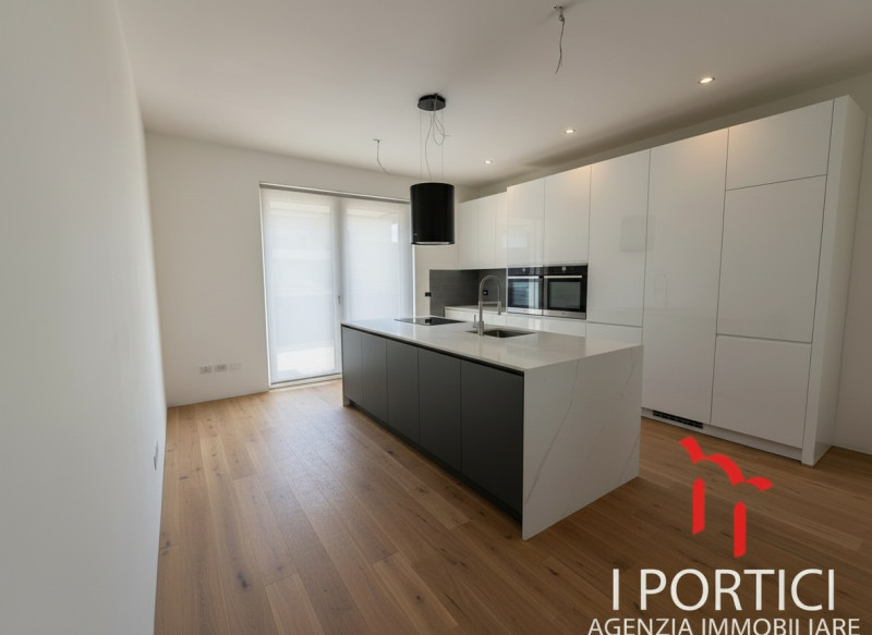 Preganziol -

Si propone in vendita in zona centrale e residenziale comoda a tutti i servizi appa...