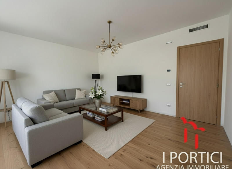 Preganziol -

Si propone in vendita in zona centrale e residenziale comoda a tutti i servizi appa...