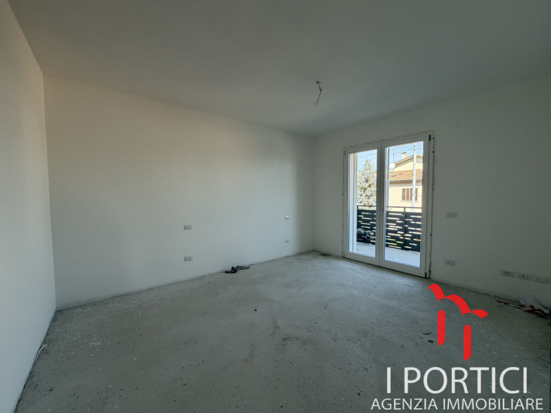 Preganziol -

Si propone in vendita in zona centrale e residenziale comoda a tutti i servizi appa...