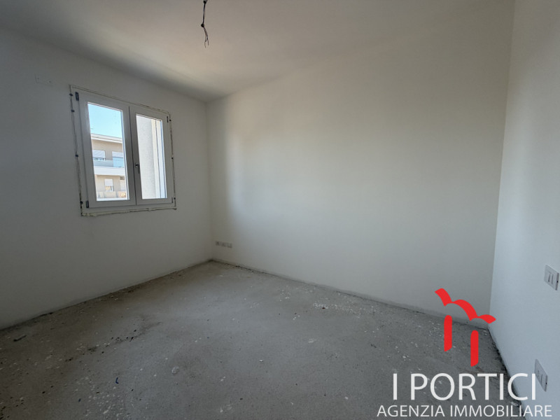 Preganziol -

Si propone in vendita in zona centrale e residenziale comoda a tutti i servizi appa...