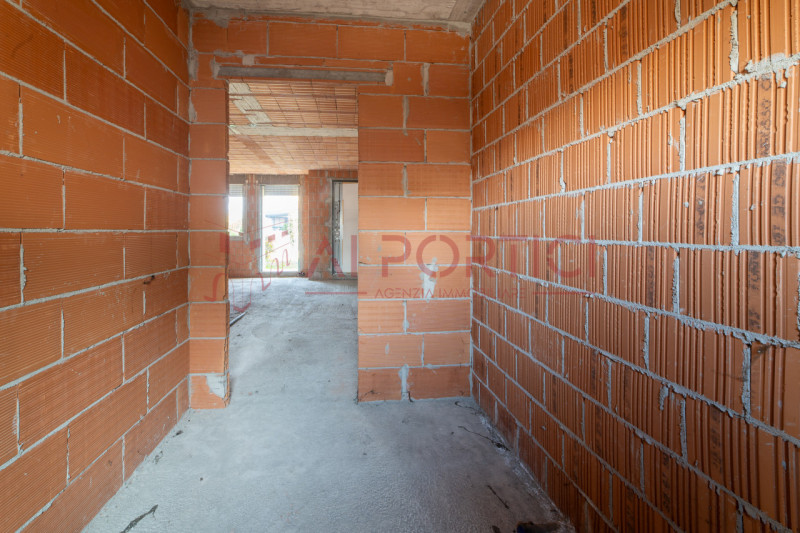 PIOVE DI SACCO - Porzione di VILLETTA di mezzo terminata esternamente e grezza all'interno con po...