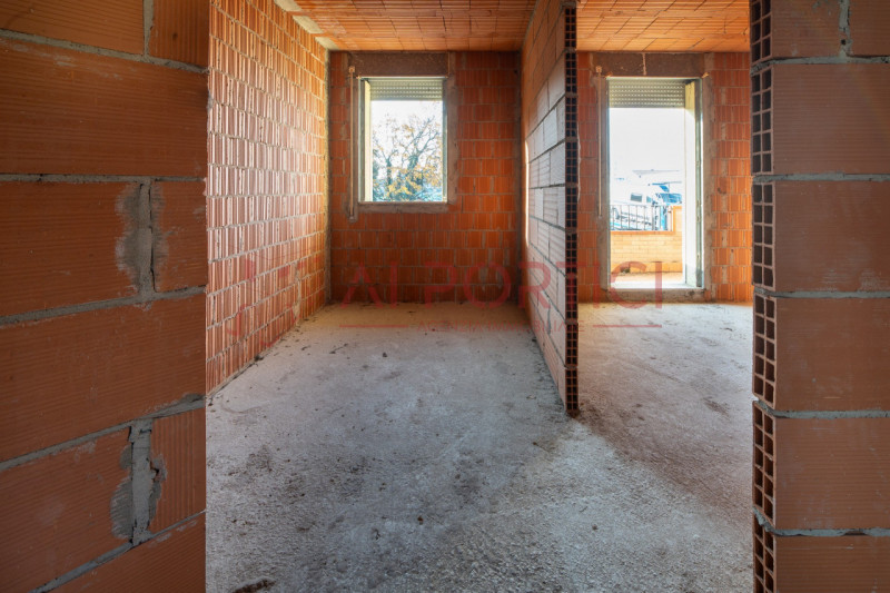 PIOVE DI SACCO - Porzione di VILLETTA di mezzo terminata esternamente e grezza all'interno con po...