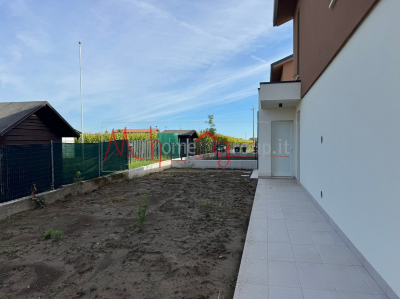 La tua nuova casa nel verde! – Porzione di trifamiliare a Padova, zona Mandria.

Immagina di vive...