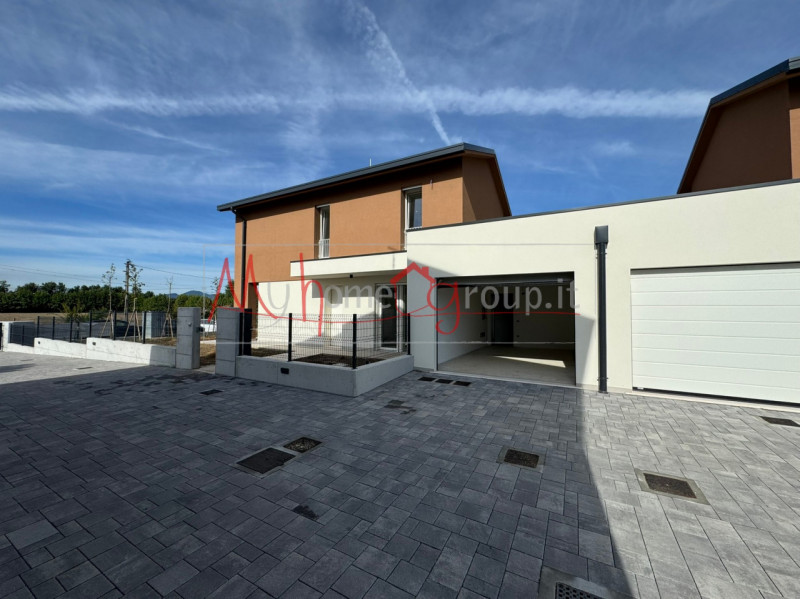 La tua nuova casa nel verde! – Porzione di trifamiliare a Padova, zona Mandria.

Immagina di vive...