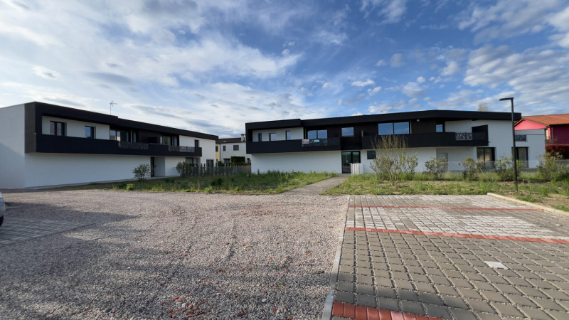 ***RESIDENCE NOVENTA ULTIMO APPARTAMENTO DISPONIBILE AL PIANO TERRA***  

Ampia zona giorno, 3 ca...