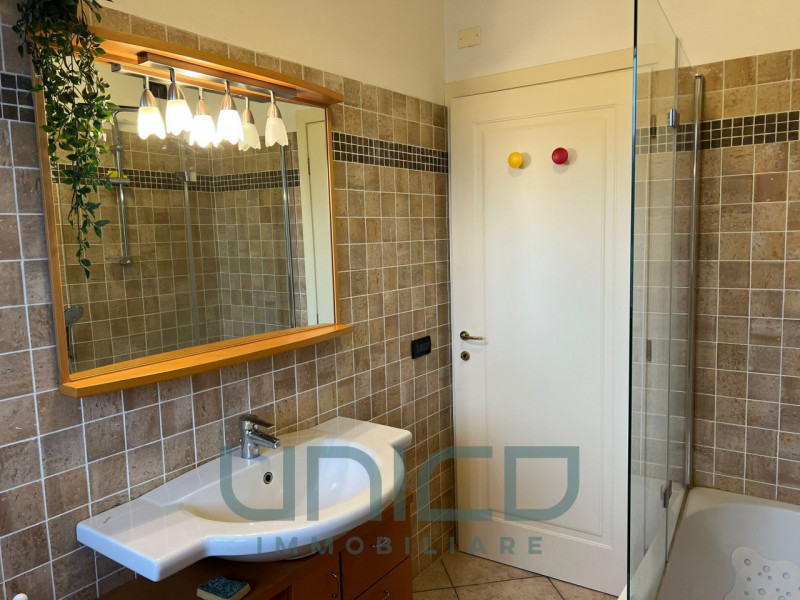 Padova - Zona Crocefisso
LIBERO DA SUBITO
Affittasi appartamento bilocale completamente arredato,...