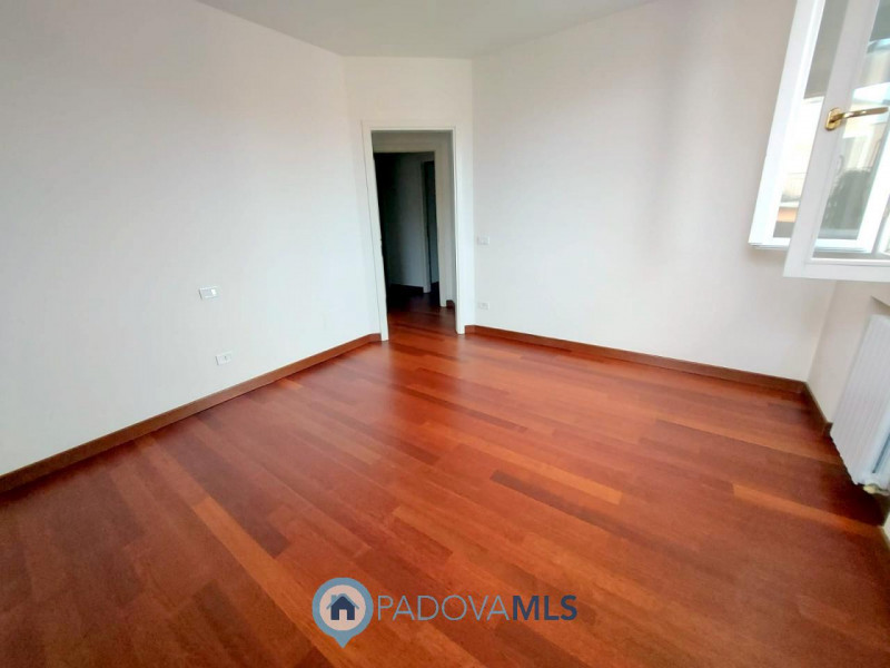 Immobile in esclusiva al Gruppo Padova MLS
PRATO DELLA VALLE: OTTIMO APPARTAMENTO SU DUE LIVELLI ...