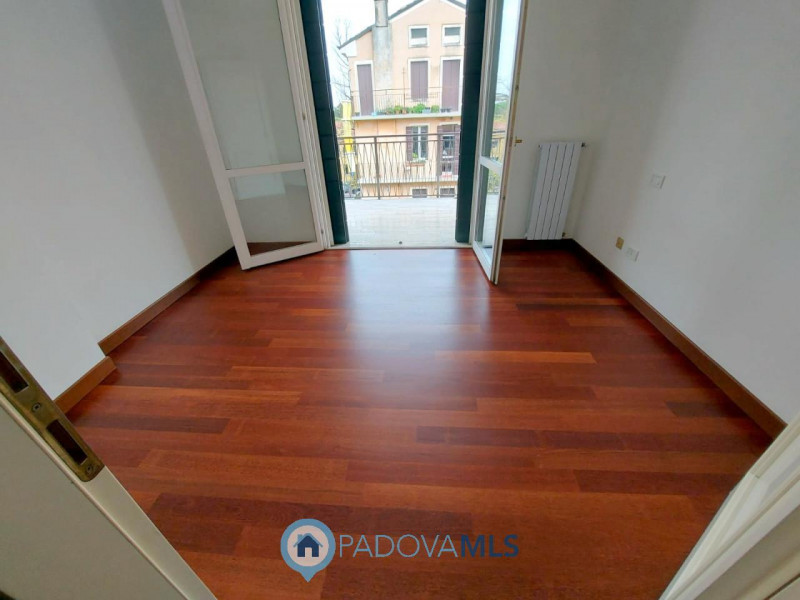 Immobile in esclusiva al Gruppo Padova MLS
PRATO DELLA VALLE: OTTIMO APPARTAMENTO SU DUE LIVELLI ...