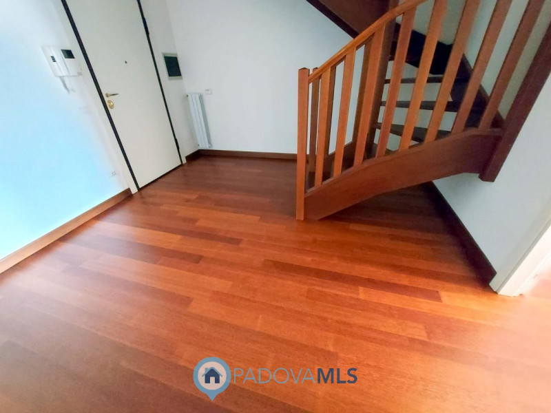 Immobile in esclusiva al Gruppo Padova MLS
PRATO DELLA VALLE: OTTIMO APPARTAMENTO SU DUE LIVELLI ...