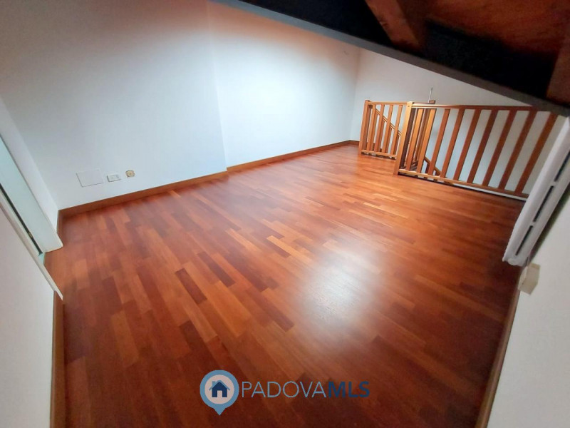 Immobile in esclusiva al Gruppo Padova MLS
PRATO DELLA VALLE: OTTIMO APPARTAMENTO SU DUE LIVELLI ...