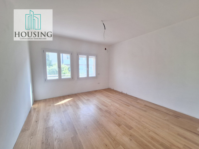 Proponiamo in vendita un appartamento tricamere situato nel Comune di Abano Terme, a pochi passi ...