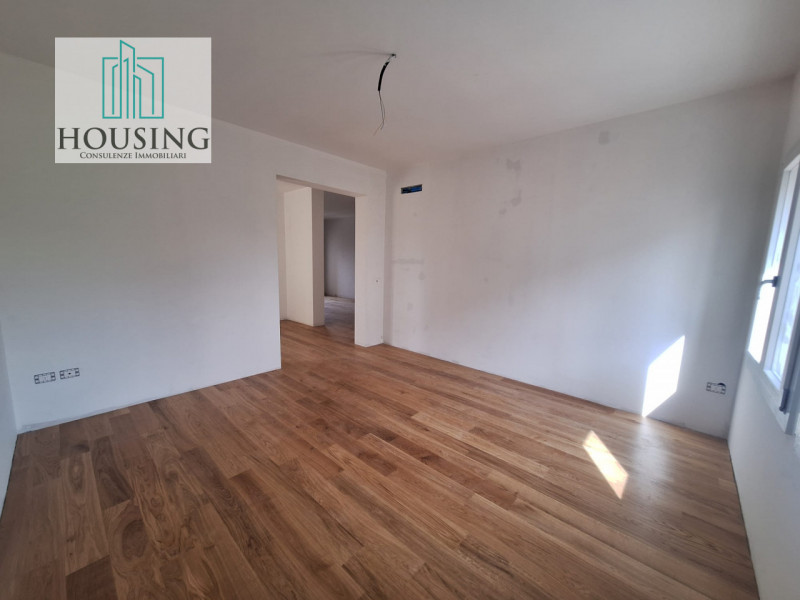 Proponiamo in vendita un appartamento tricamere situato nel Comune di Abano Terme, a pochi passi ...