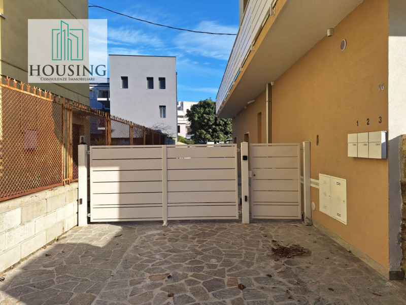 Proponiamo in vendita un appartamento tricamere situato nel Comune di Abano Terme, a pochi passi ...