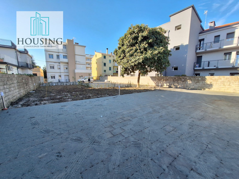 Proponiamo in vendita un appartamento tricamere situato nel Comune di Abano Terme, a pochi passi ...