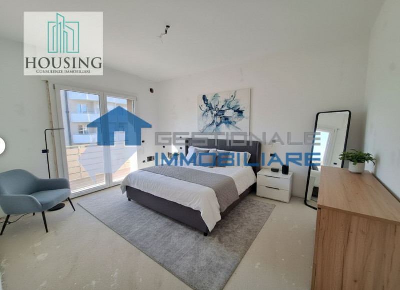 Proponiamo attico in un condominio ristrutturato a nuovo. 
Ad Abano Terme, zona Sacro Cuore, l'un...