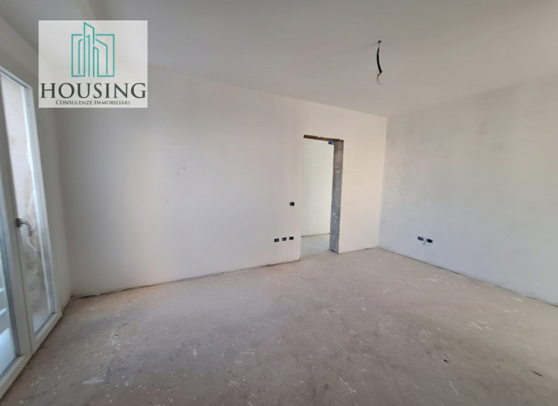 Proponiamo attico in un condominio ristrutturato a nuovo. 
Ad Abano Terme, zona Sacro Cuore, l'un...