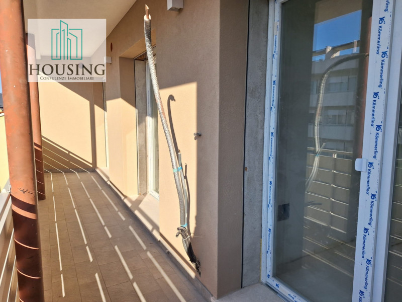 Proponiamo attico in un condominio ristrutturato a nuovo. 
Ad Abano Terme, zona Sacro Cuore, l'un...