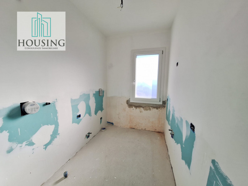 Proponiamo attico in un condominio ristrutturato a nuovo. 
Ad Abano Terme, zona Sacro Cuore, l'un...