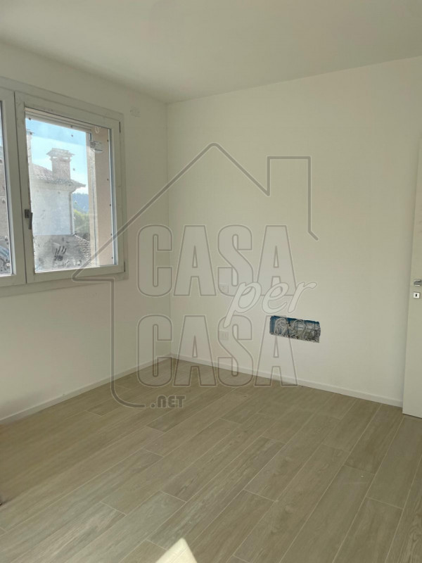 Rif. MB04 - A Montegrotto in zona residenziale affacciata sui colli, proponiamo una bellissima bi...