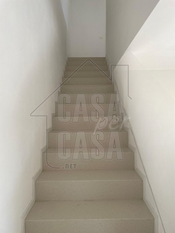 Rif. MB04 - A Montegrotto in zona residenziale affacciata sui colli, proponiamo una bellissima bi...