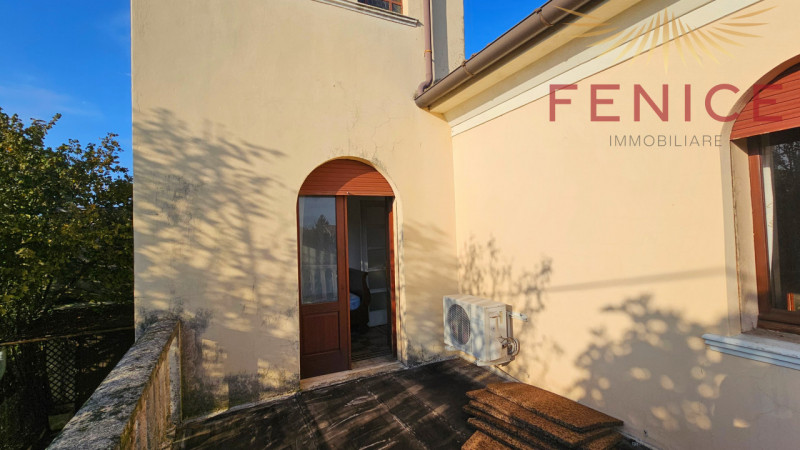 Questa meravigliosa villa in vendita a Cornuda si trova in uno stato attuale libero al rogito, il...