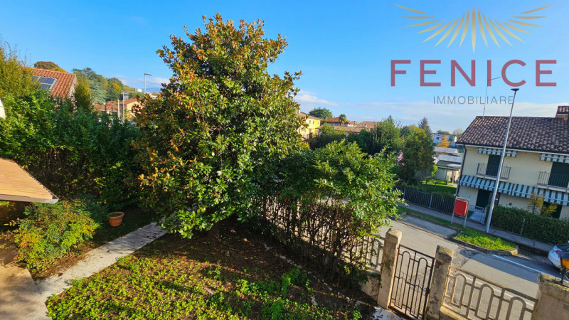 Questa meravigliosa villa in vendita a Cornuda si trova in uno stato attuale libero al rogito, il...