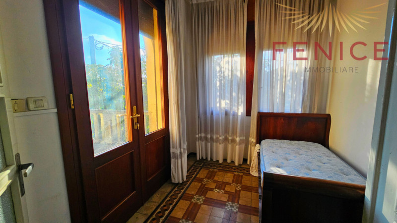 Questa meravigliosa villa in vendita a Cornuda si trova in uno stato attuale libero al rogito, il...