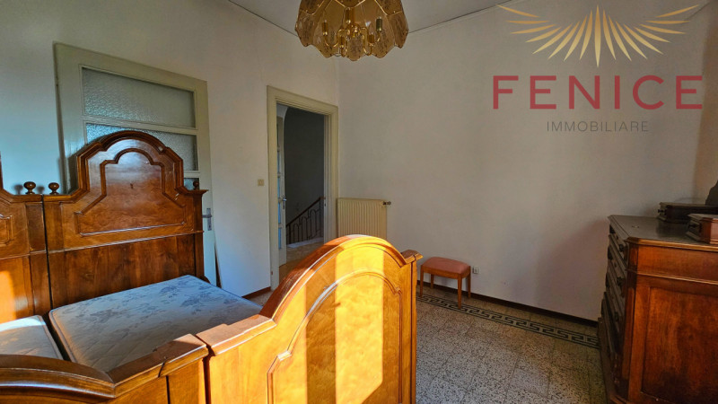 Questa meravigliosa villa in vendita a Cornuda si trova in uno stato attuale libero al rogito, il...