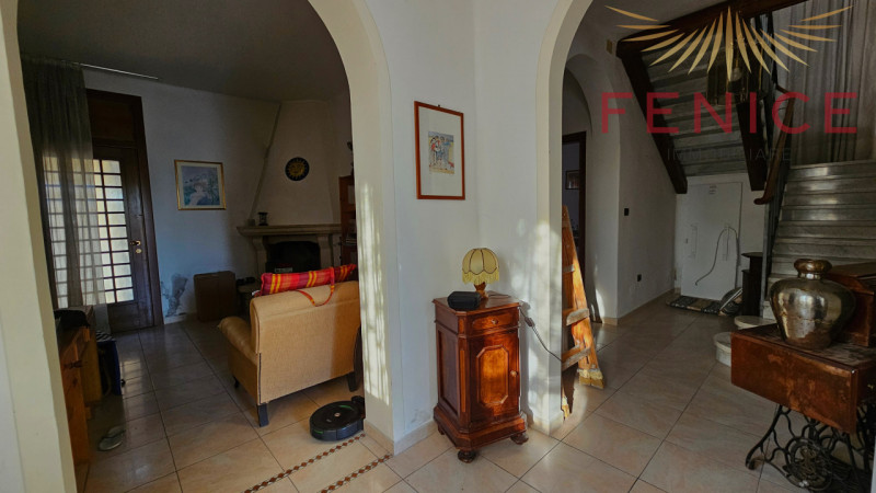 Questa meravigliosa villa in vendita a Cornuda si trova in uno stato attuale libero al rogito, il...