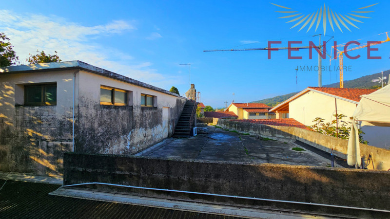 Questa meravigliosa villa in vendita a Cornuda si trova in uno stato attuale libero al rogito, il...
