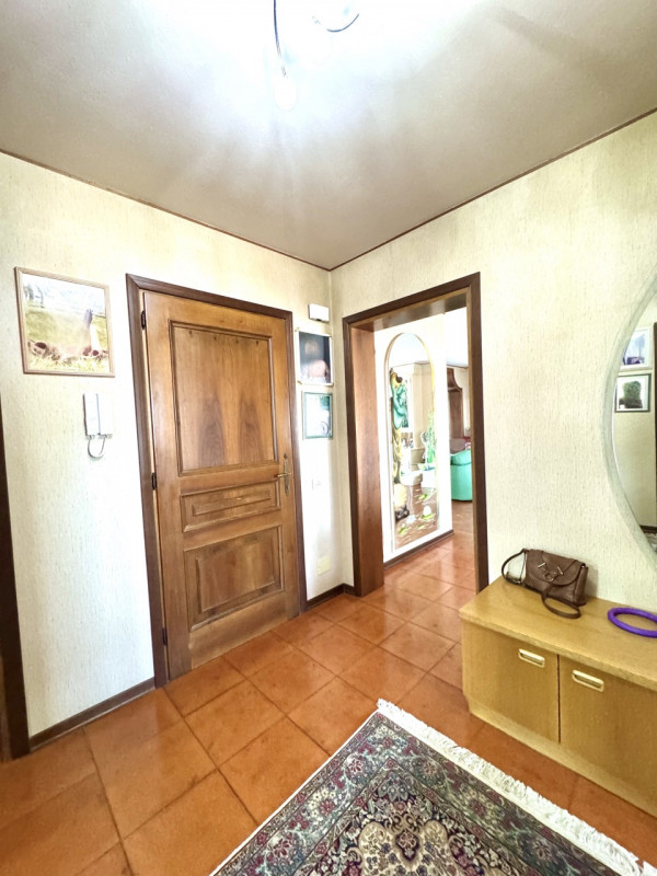 Ampia porzione di bifamiliare

Trattativa riservata presso Unica Immobiliare presso Colceresa via...