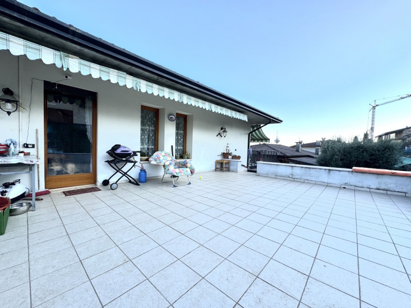 Ampia porzione di bifamiliare

Trattativa riservata presso Unica Immobiliare presso Colceresa via...