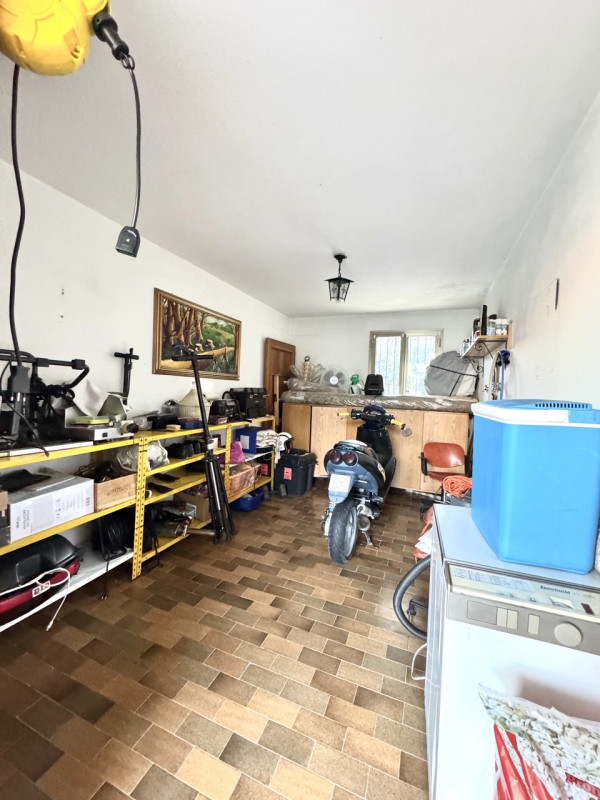 Ampia porzione di bifamiliare

Trattativa riservata presso Unica Immobiliare presso Colceresa via...